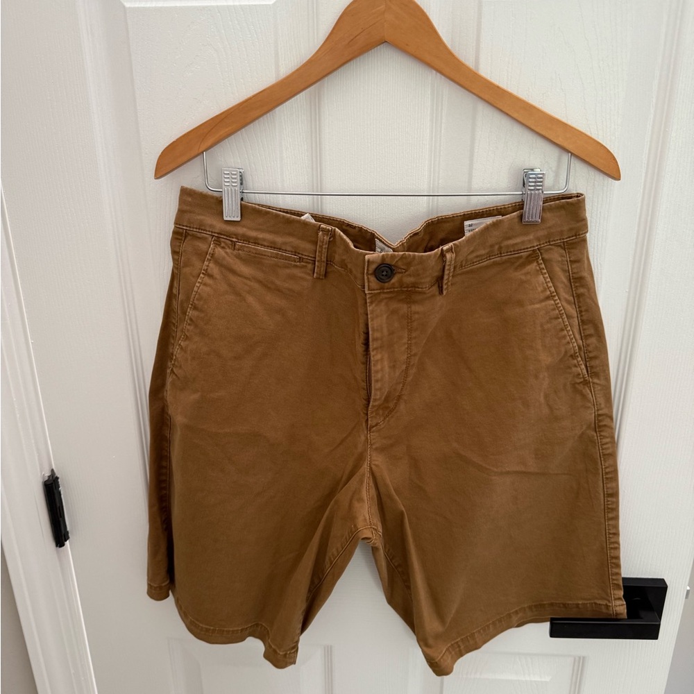 GAP Tan Flat Front Shorts Classic Style